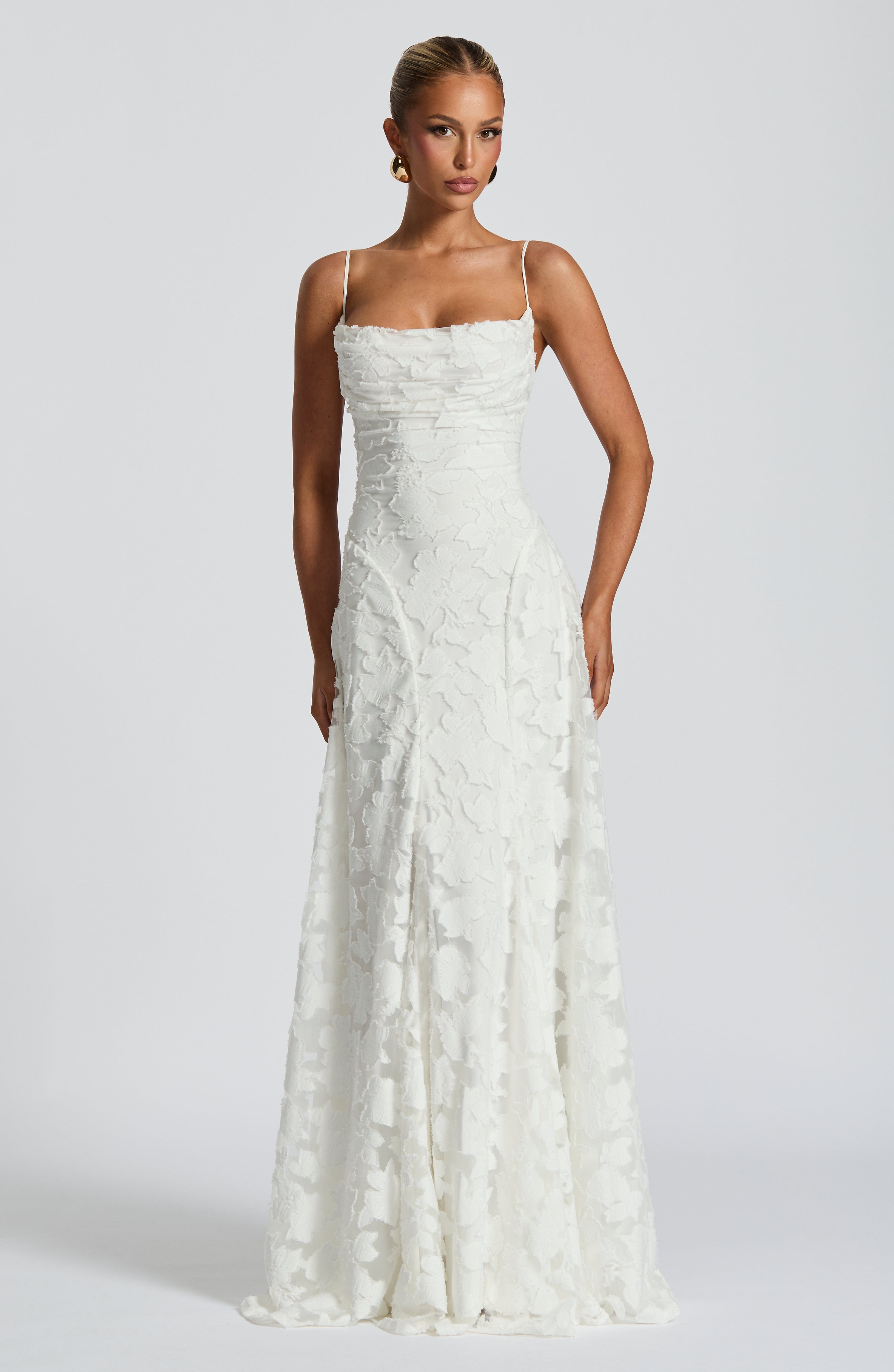 CLARA – Vestido – Estilo Atemporal 0