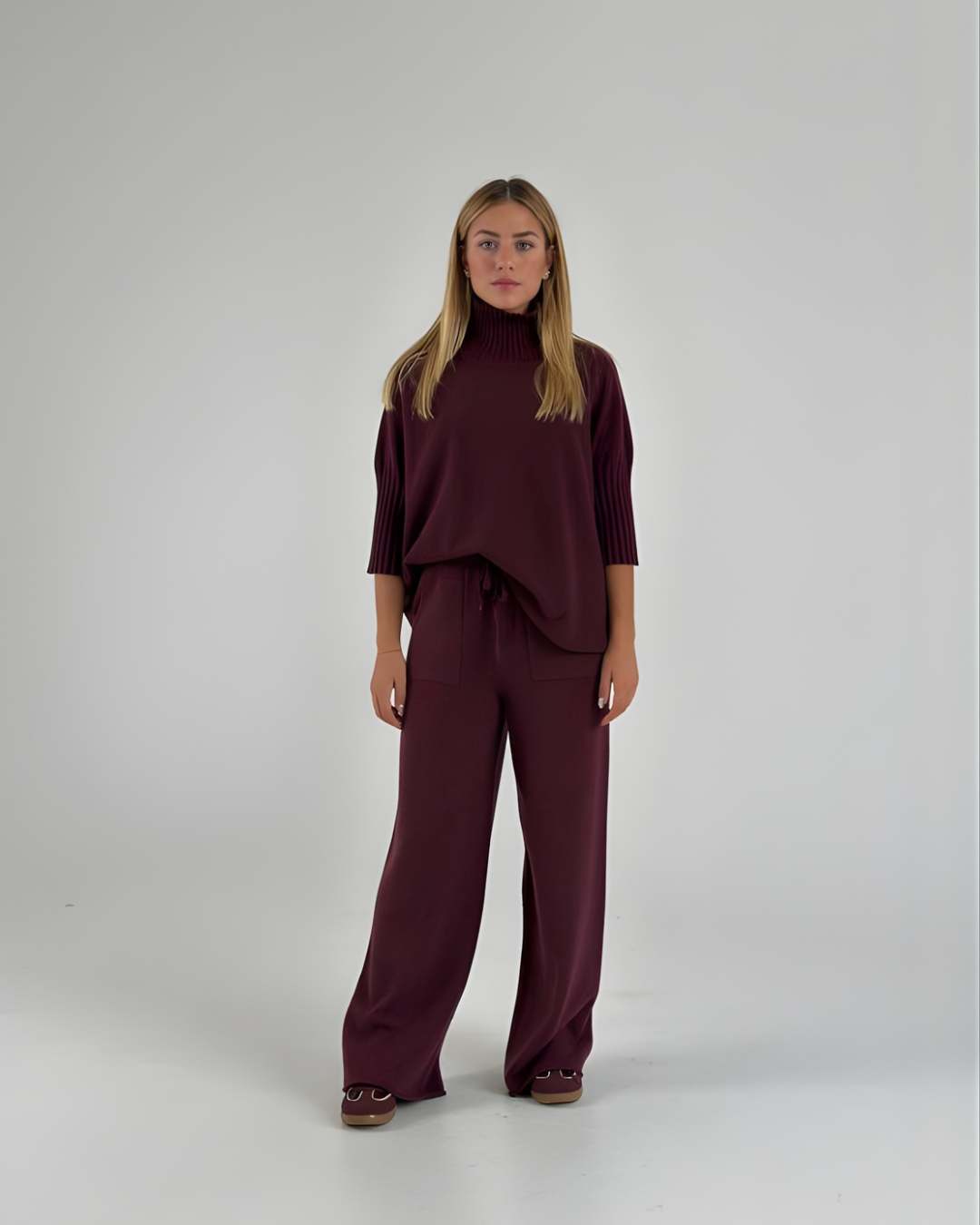 MARA – Conjunto Deportivo Mujer – Estilo Minimalista 2